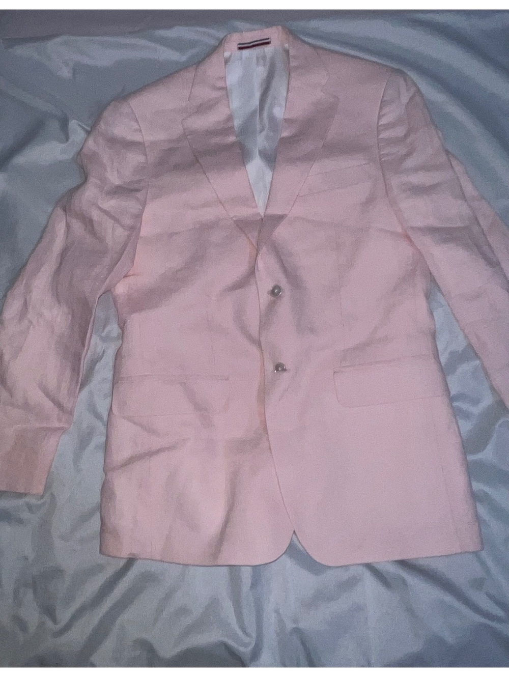 Men's Soft Pink Linen Blazer with Two-Button Closure and Functional Button Cuffs